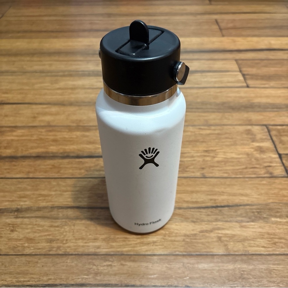 Hydro Flask 32 Oz White Wide Mouth Straw Cap